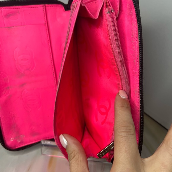 Authentic Chanel cambon zip organizer with hot pink interior - Picture 7 of 8